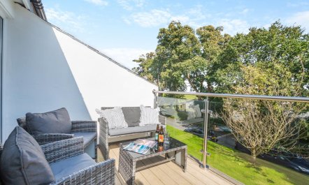 2 Bed in Llanbedrog 1