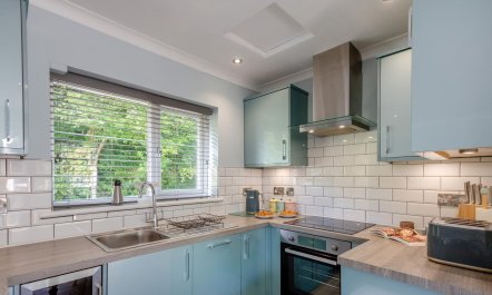 2 Bed in Llanbedrog 3