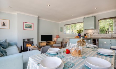 2 Bed in Llanbedrog 5