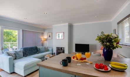 2 Bed in Llanbedrog 2