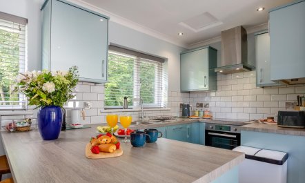 2 Bed in Llanbedrog 4