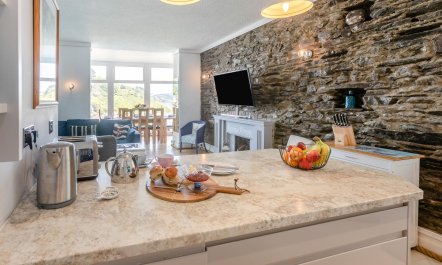 4 Bed in Looe 6