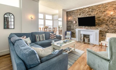 4 Bed in Looe