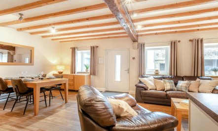2 Bed in Cowling 9