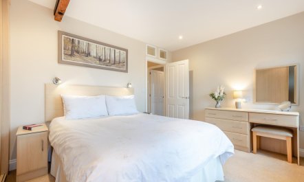 2 Bed in Cowling 1
