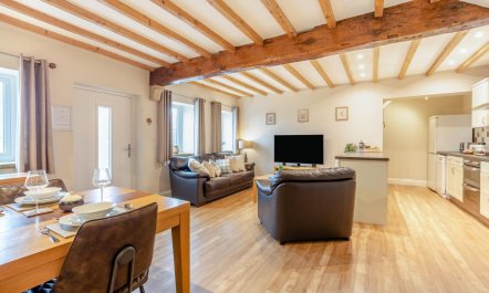 2 Bed in Cowling 6