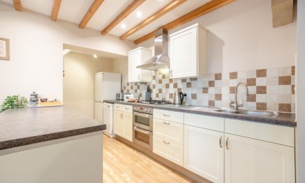 2 Bed in Cowling 7