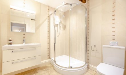 2 Bed in Cowling 3
