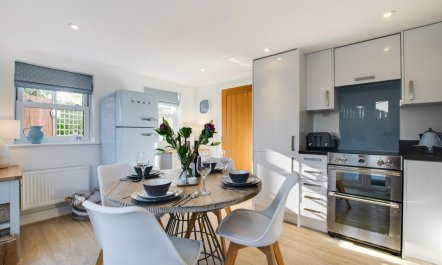 2 Bed in St. Merryn 2