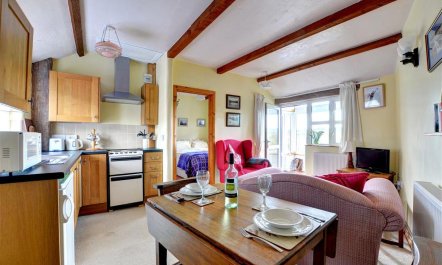 1 Bed in Carmarthen 2