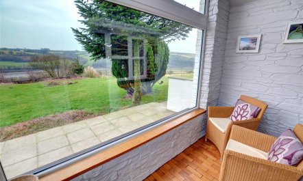 1 Bed in Carmarthen 4