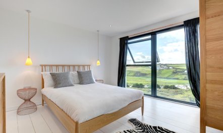 4 Bed in Mawgan Porth 6