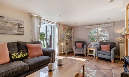 2 Bed in Weybourne 2