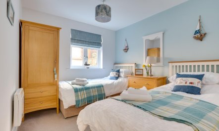 2 Bed in Whitby 4