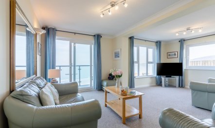 2 Bed in Clifton Court 0