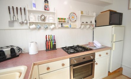 3 Bed in Dartmouth 9