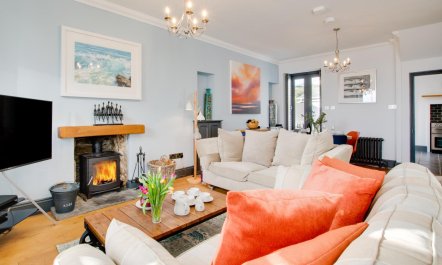 2 Bed in Porthleven 1