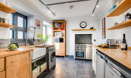 2 Bed in Porthleven 4