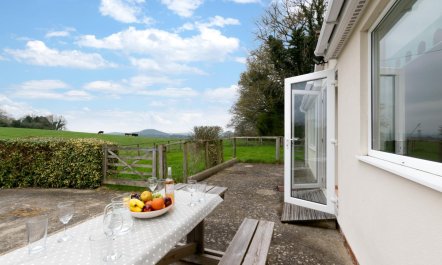 2 Bed in Newton Abbot 1