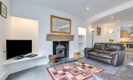 2 Bed in Mousehole 4