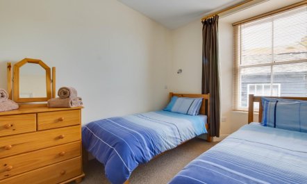 2 Bed in Mousehole 7