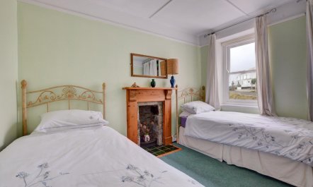 2 Bed in Porthleven 8