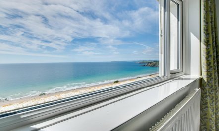 5 Bed in Praa Sands 7