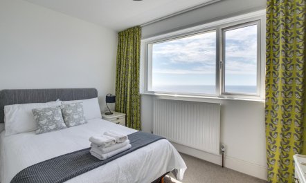 5 Bed in Praa Sands 6