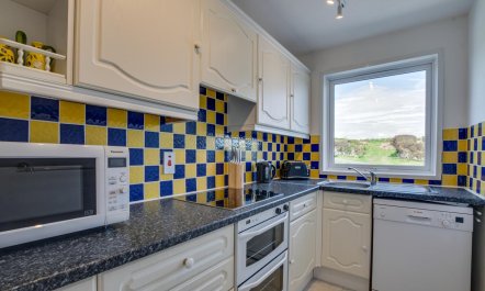 5 Bed in Praa Sands 3