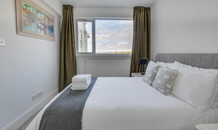 5 Bed in Praa Sands 9