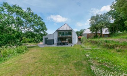 4 Bed in Drewsteignton 1