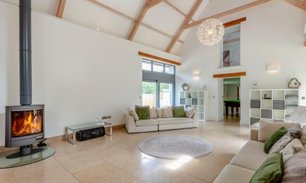 4 Bed in Drewsteignton 1