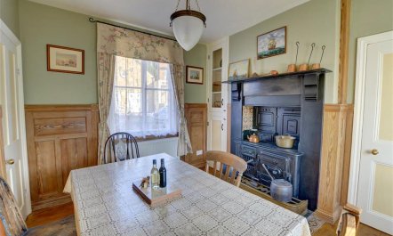 3 Bed in Whitby 2