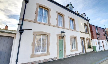 3 Bed in Whitby 0