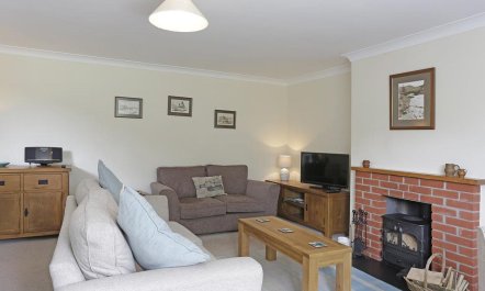 3 Bed in Aldringham 2