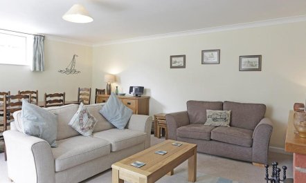 3 Bed in Aldringham 1