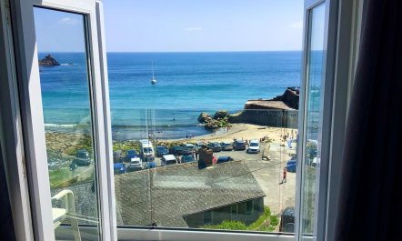 2 Bed in Lamorna 4