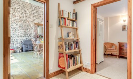3 Bed in Sustead 9