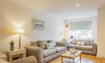 4 Bed in Pwllheli 1