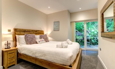 2 Bed in Dartmouth 4