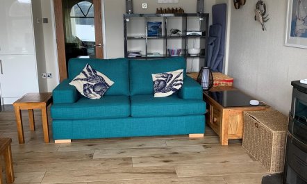 2 Bed in Dartmouth 2