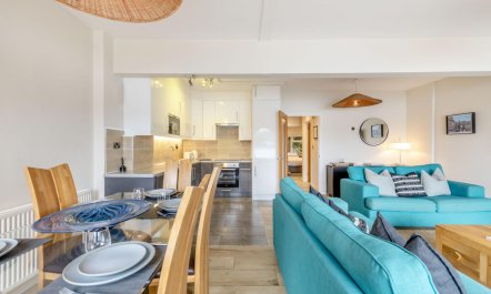 2 Bed in Dartmouth 8