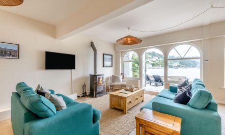 2 Bed in Dartmouth 1