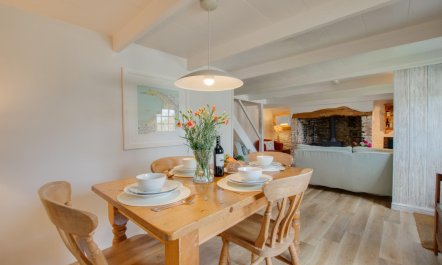 2 Bed in Helford 3