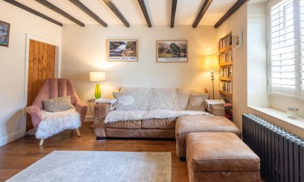 2 Bed in Bainbridge 1