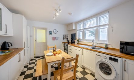 6 Bed in Southwold 7