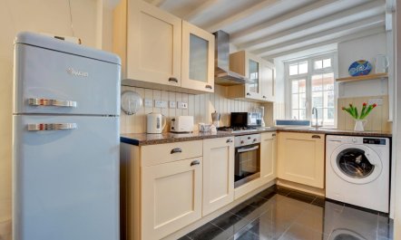 2 Bed in West Down 2