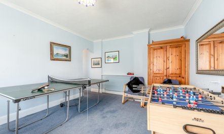 4 Bed in Tenby 8