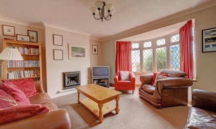 4 Bed in Tenby 1