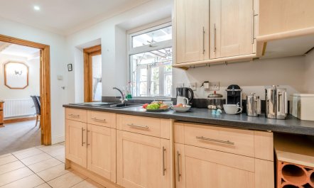 4 Bed in Tenby 4